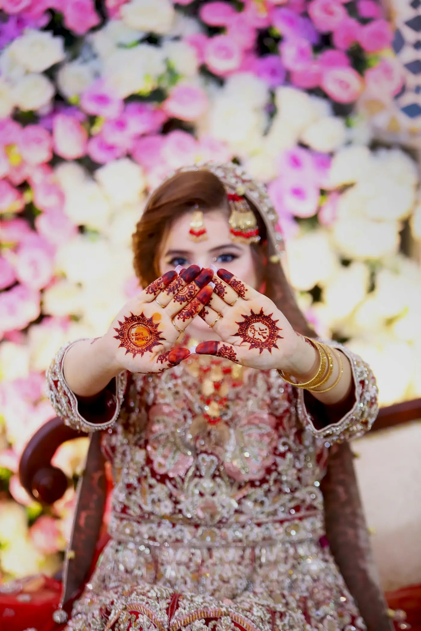Bride showing mehndi